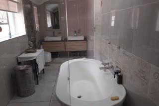 7 Bedroom Property for Sale in Bramley View Gauteng