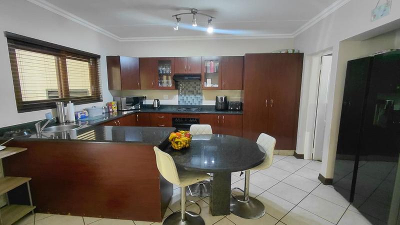 3 Bedroom Property for Sale in Mulbarton Gauteng