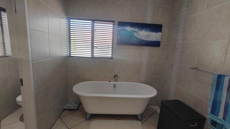 3 Bedroom Property for Sale in Mulbarton Gauteng