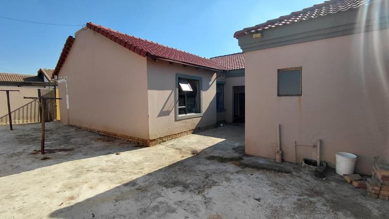 3 Bedroom Property for Sale in Ormonde Gauteng