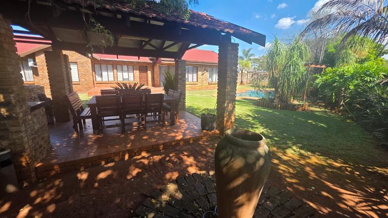 6 Bedroom Property for Sale in Doornpoort Gauteng