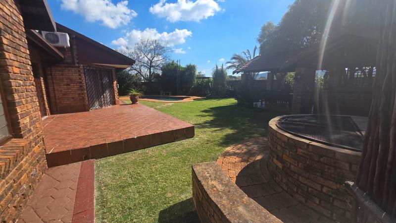 6 Bedroom Property for Sale in Doornpoort Gauteng