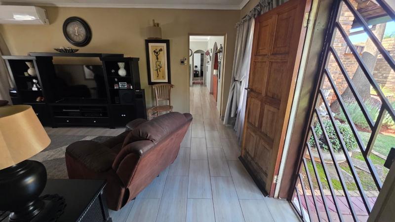 6 Bedroom Property for Sale in Doornpoort Gauteng