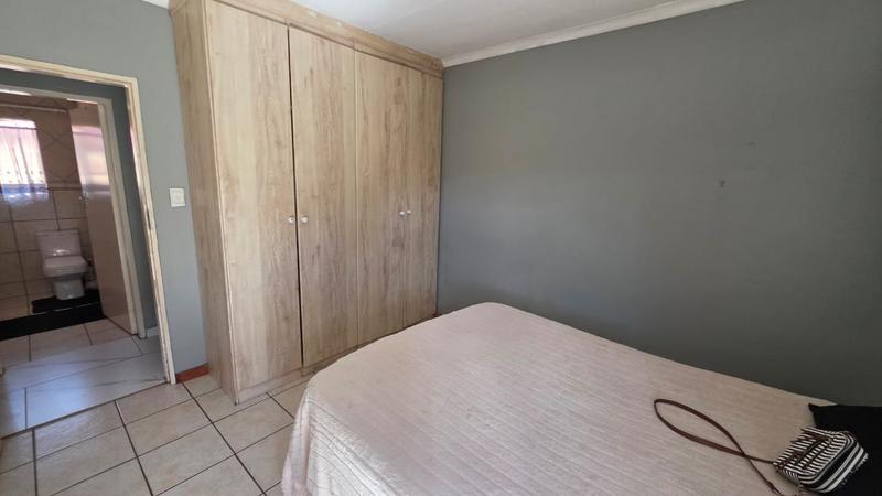 6 Bedroom Property for Sale in Doornpoort Gauteng