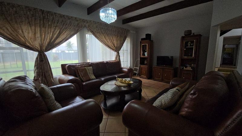 4 Bedroom Property for Sale in Dorandia Gauteng