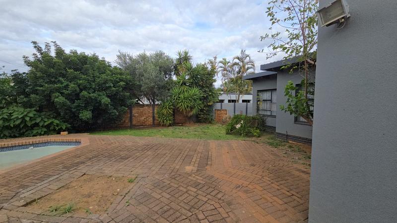 4 Bedroom Property for Sale in Dorandia Gauteng