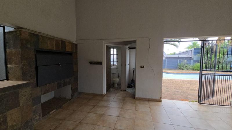 4 Bedroom Property for Sale in Dorandia Gauteng