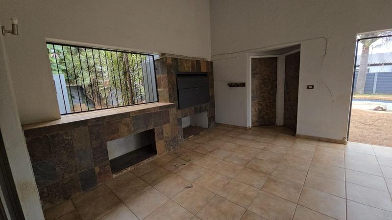 4 Bedroom Property for Sale in Dorandia Gauteng