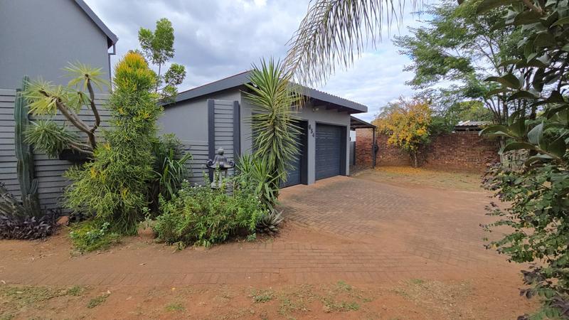 4 Bedroom Property for Sale in Dorandia Gauteng