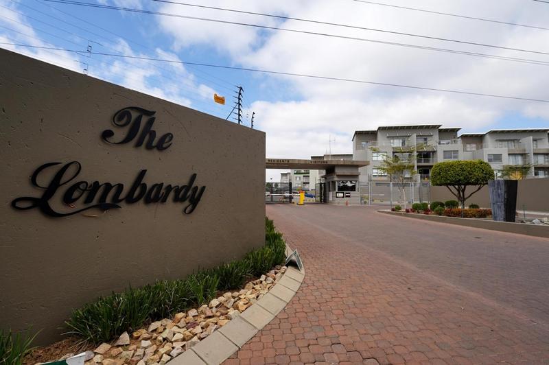 To Let 2 Bedroom Property for Rent in Broadacres Gauteng