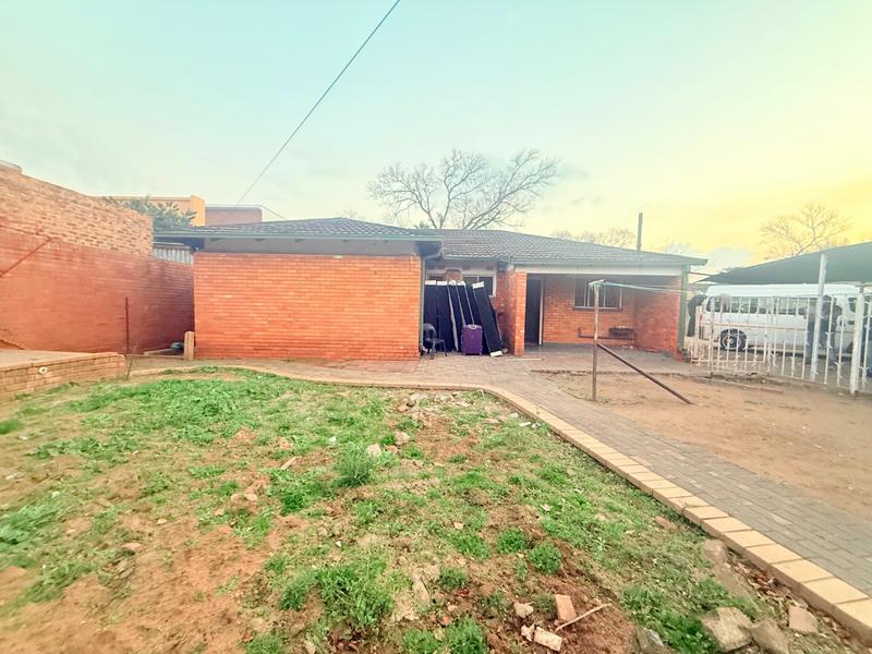 8 Bedroom Property for Sale in Vanderbijlpark CW 3 Gauteng