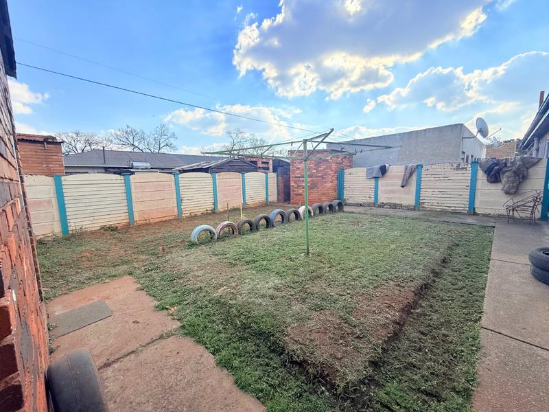 2 Bedroom Property for Sale in Vanderbijlpark Cw 6 Gauteng