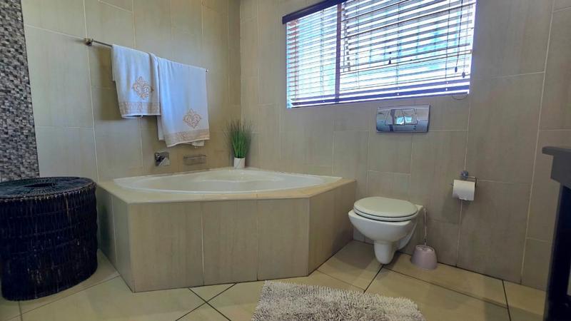 4 Bedroom Property for Sale in Brackendowns Gauteng