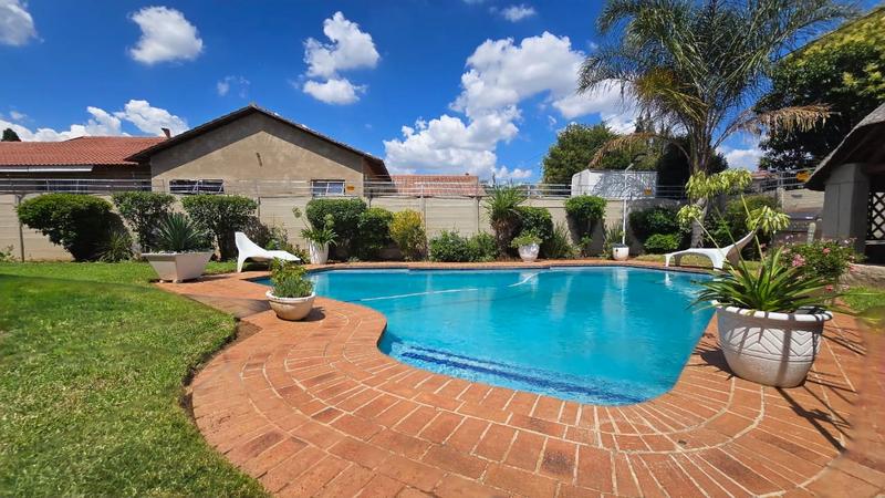 4 Bedroom Property for Sale in Brackendowns Gauteng