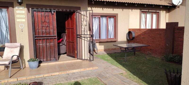 2 Bedroom Property for Sale in Eleadah Gauteng