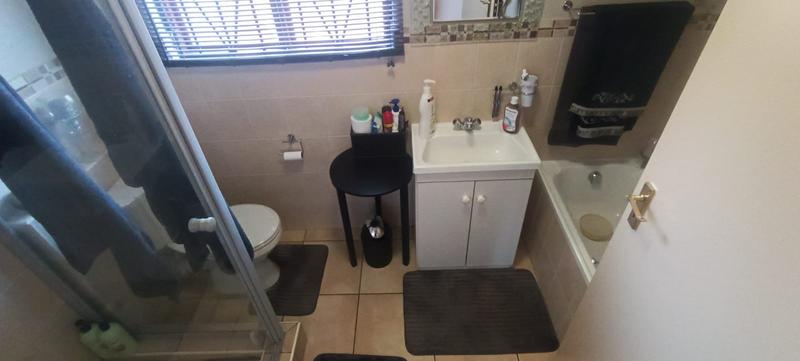 2 Bedroom Property for Sale in Eleadah Gauteng