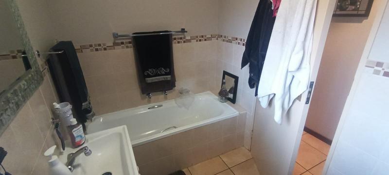 2 Bedroom Property for Sale in Eleadah Gauteng