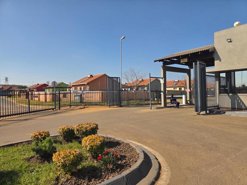2 Bedroom Property for Sale in Selcourt Gauteng