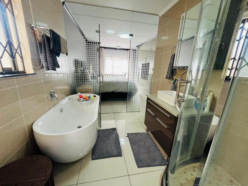 3 Bedroom Property for Sale in Carlswald Gauteng
