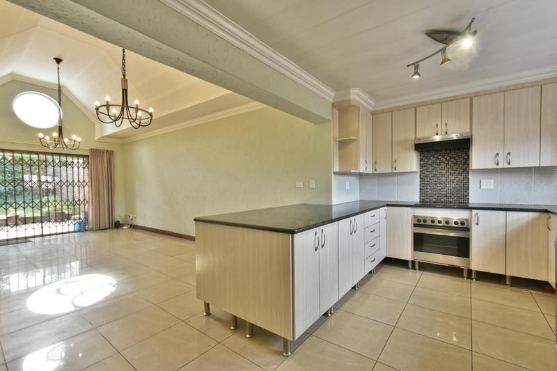 3 Bedroom Property for Sale in Oakdene Gauteng