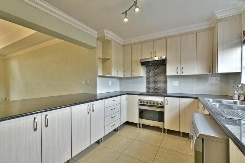 3 Bedroom Property for Sale in Oakdene Gauteng