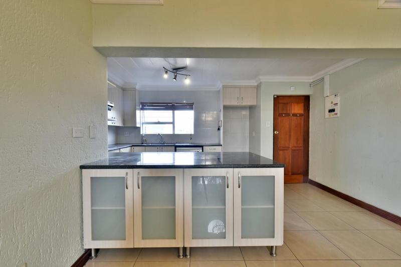 3 Bedroom Property for Sale in Oakdene Gauteng