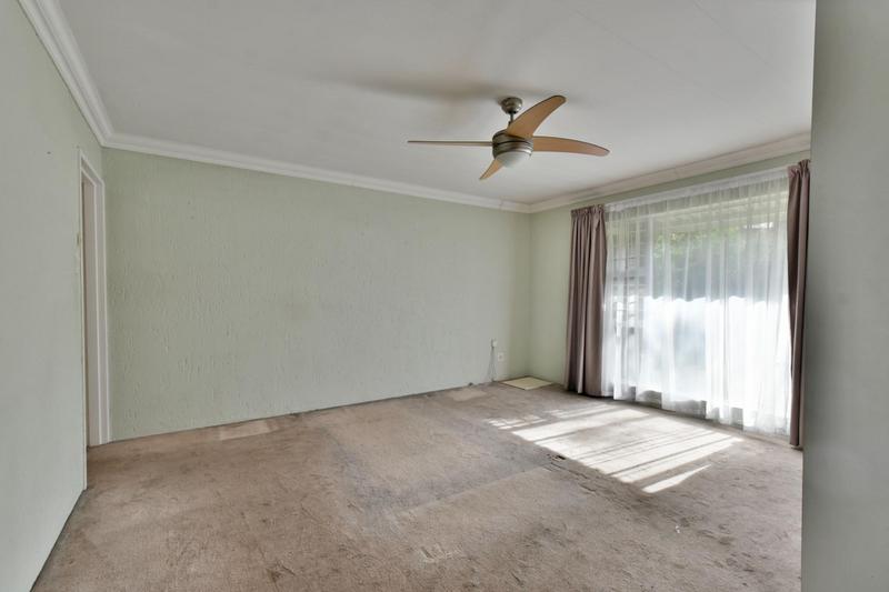 3 Bedroom Property for Sale in Oakdene Gauteng