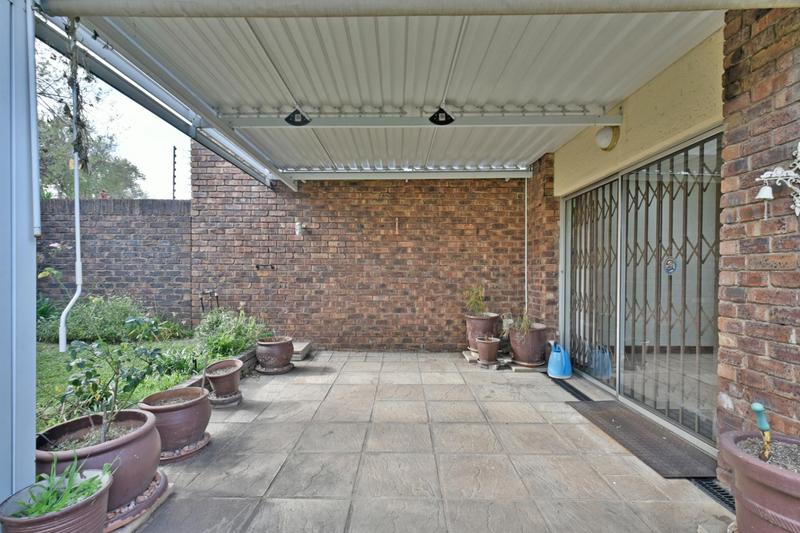 3 Bedroom Property for Sale in Oakdene Gauteng