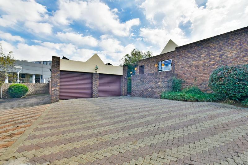 3 Bedroom Property for Sale in Oakdene Gauteng