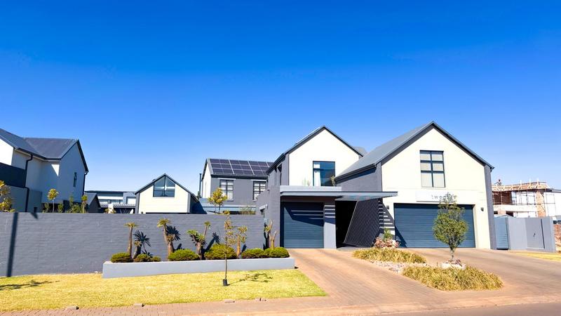 5 Bedroom Property for Sale in Midstream Heights Gauteng