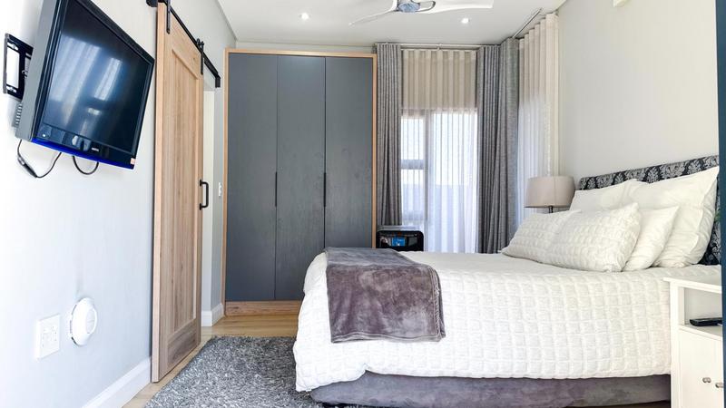 5 Bedroom Property for Sale in Midstream Heights Gauteng