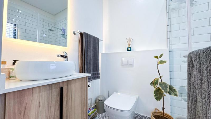 5 Bedroom Property for Sale in Midstream Heights Gauteng