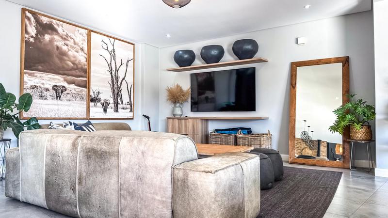 5 Bedroom Property for Sale in Midstream Heights Gauteng