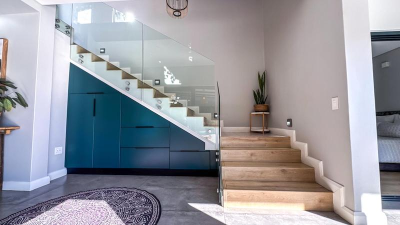 5 Bedroom Property for Sale in Midstream Heights Gauteng