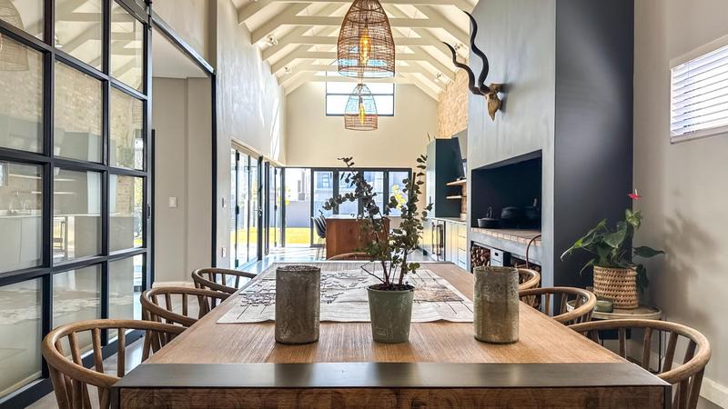 5 Bedroom Property for Sale in Midstream Heights Gauteng