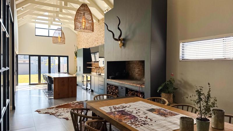 5 Bedroom Property for Sale in Midstream Heights Gauteng
