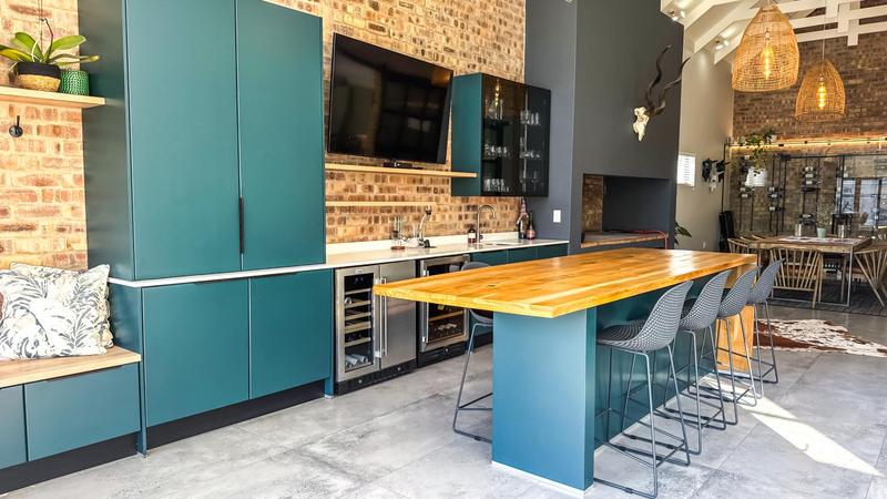 5 Bedroom Property for Sale in Midstream Heights Gauteng