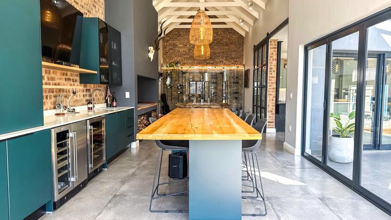 5 Bedroom Property for Sale in Midstream Heights Gauteng