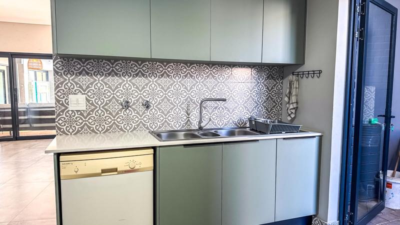 5 Bedroom Property for Sale in Midstream Heights Gauteng