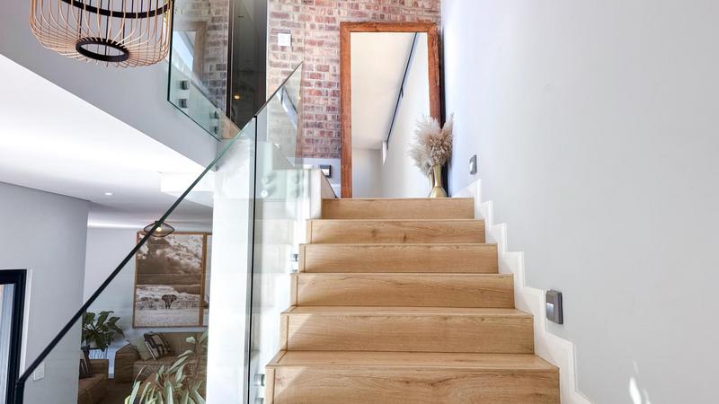 5 Bedroom Property for Sale in Midstream Heights Gauteng