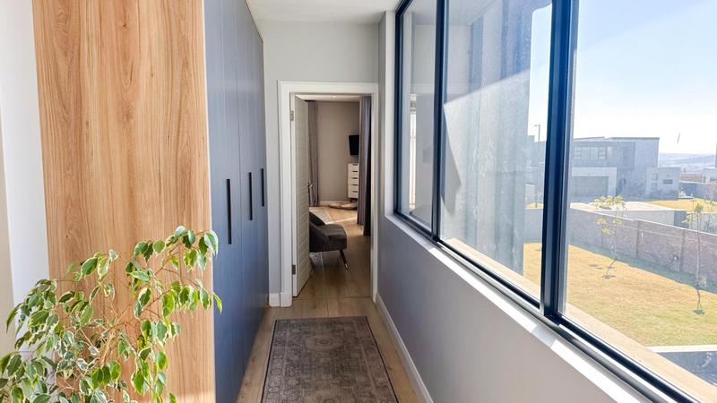 5 Bedroom Property for Sale in Midstream Heights Gauteng