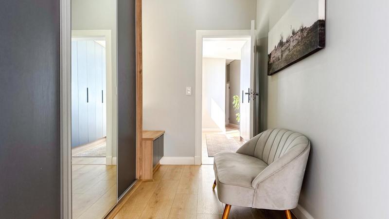 5 Bedroom Property for Sale in Midstream Heights Gauteng