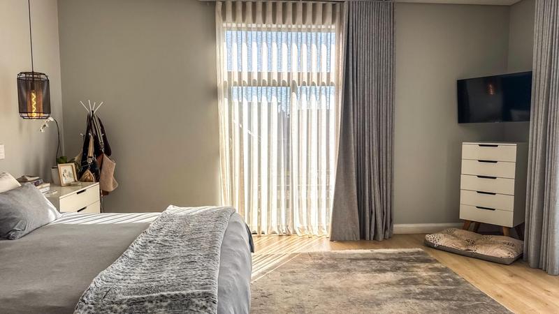 5 Bedroom Property for Sale in Midstream Heights Gauteng