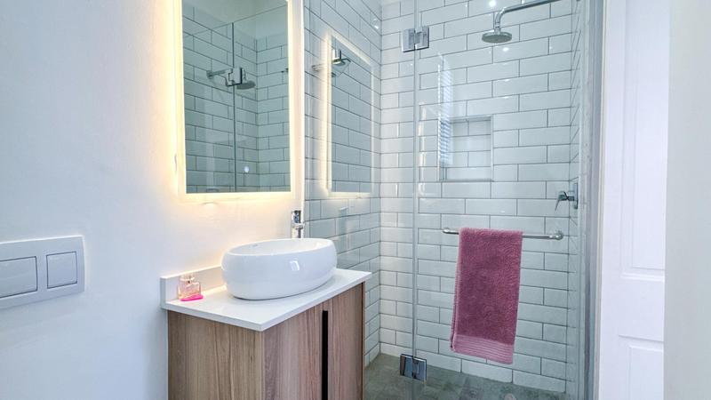 5 Bedroom Property for Sale in Midstream Heights Gauteng