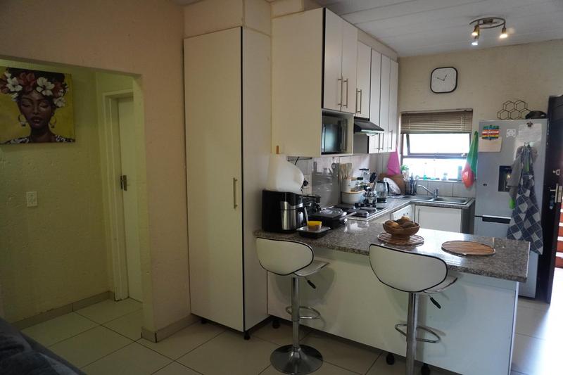 2 Bedroom Property for Sale in Sunninghill Gauteng