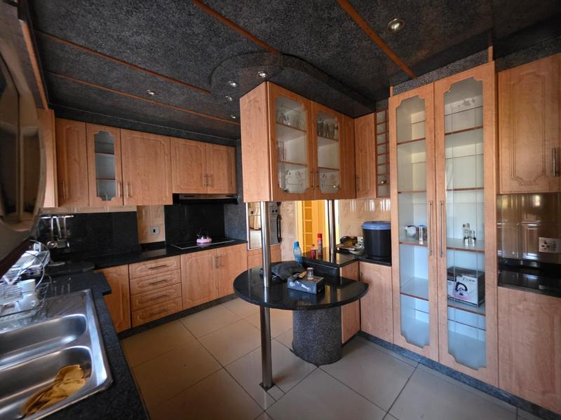 6 Bedroom Property for Sale in Greenhills Gauteng