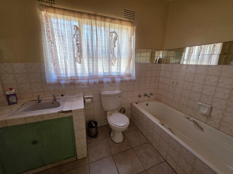 6 Bedroom Property for Sale in Greenhills Gauteng