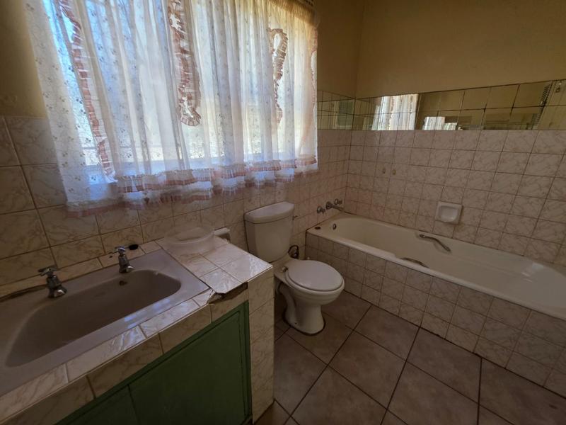 6 Bedroom Property for Sale in Greenhills Gauteng