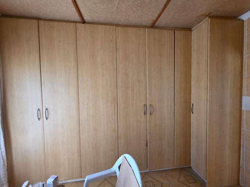 6 Bedroom Property for Sale in Greenhills Gauteng