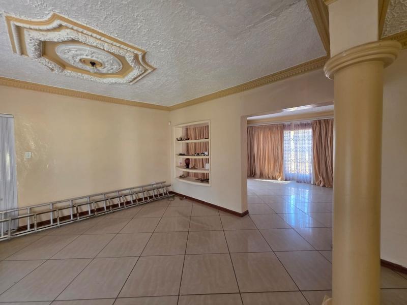 6 Bedroom Property for Sale in Greenhills Gauteng